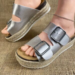 Crown Vintage Sandals Slip On Platform Straps Buckle Silver 7.5 M
